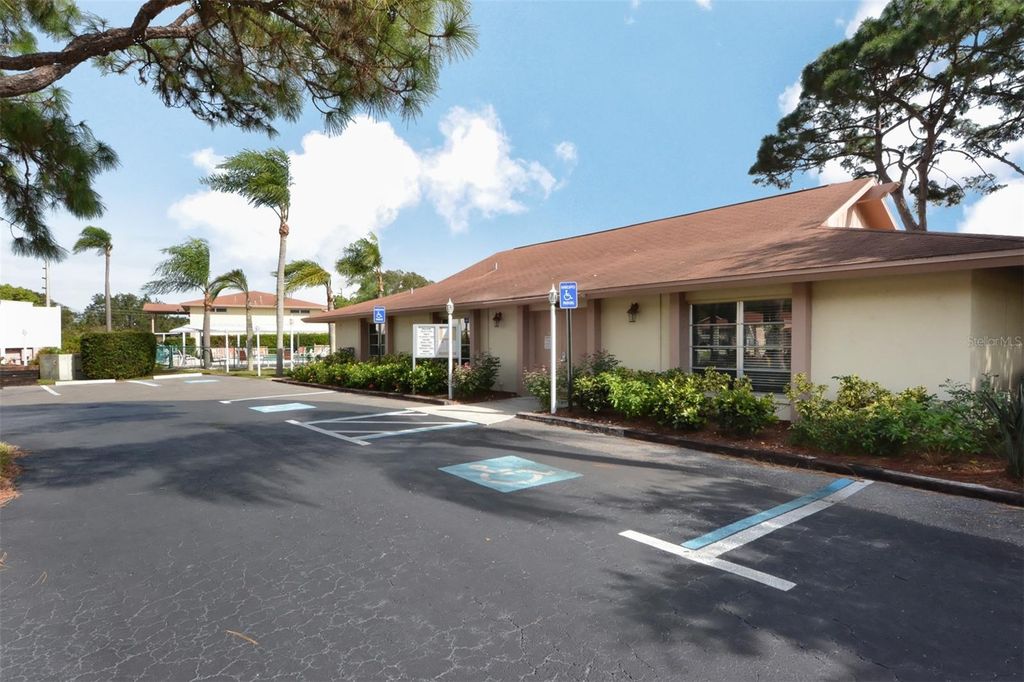 Image 30 of property listing at 4591 MOHICAN TRAIL 137, Sarasota, FL 34233