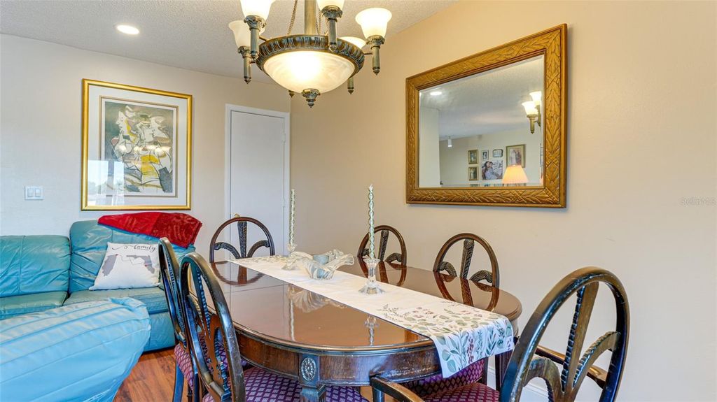 Image 7 of property listing at 4591 MOHICAN TRAIL 137, Sarasota, FL 34233