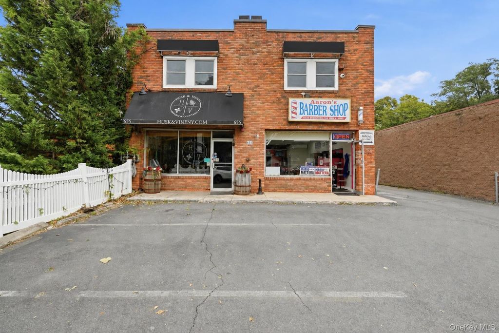 655 Middle Country Road B, Saint James, NY 11780 — exterior