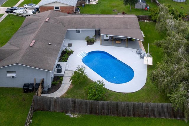 939 N Grove Park Dr, Orange Park, FL 32073