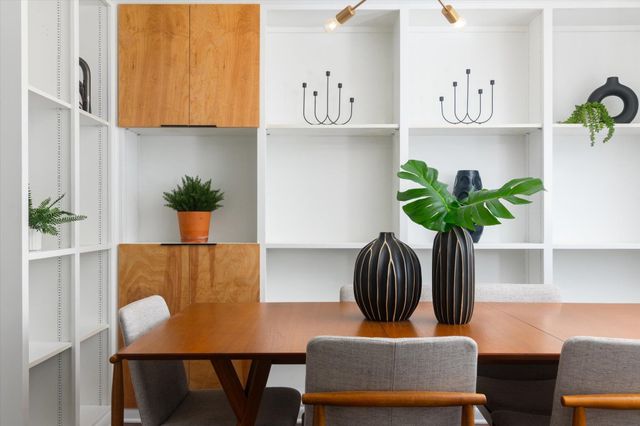 939 N Grove Park Dr, Orange Park, FL 32073