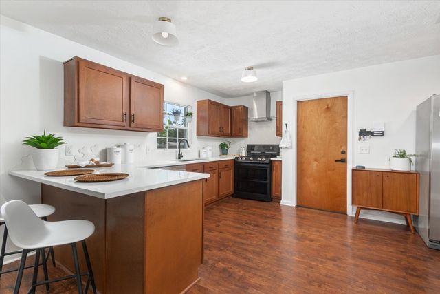 939 N Grove Park Dr, Orange Park, FL 32073