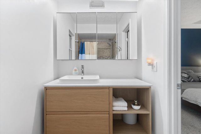 939 N Grove Park Dr, Orange Park, FL 32073