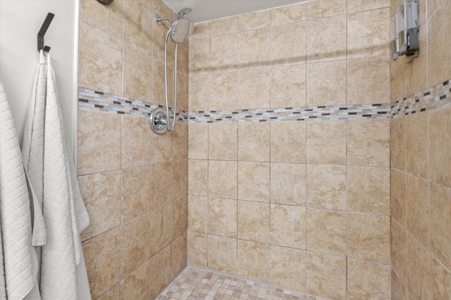 939 N Grove Park Dr, Orange Park, FL 32073