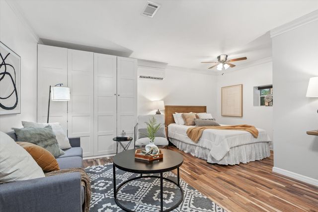 939 N Grove Park Dr, Orange Park, FL 32073