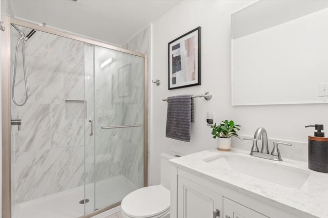 939 N Grove Park Dr, Orange Park, FL 32073