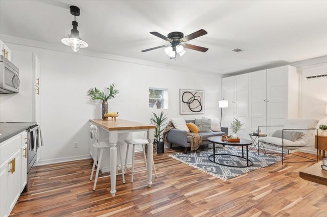 939 N Grove Park Dr, Orange Park, FL 32073