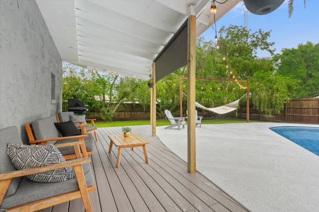 939 N Grove Park Dr, Orange Park, FL 32073