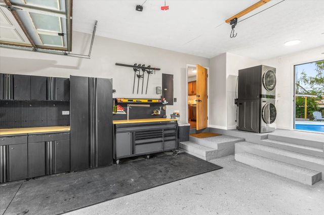 939 N Grove Park Dr, Orange Park, FL 32073