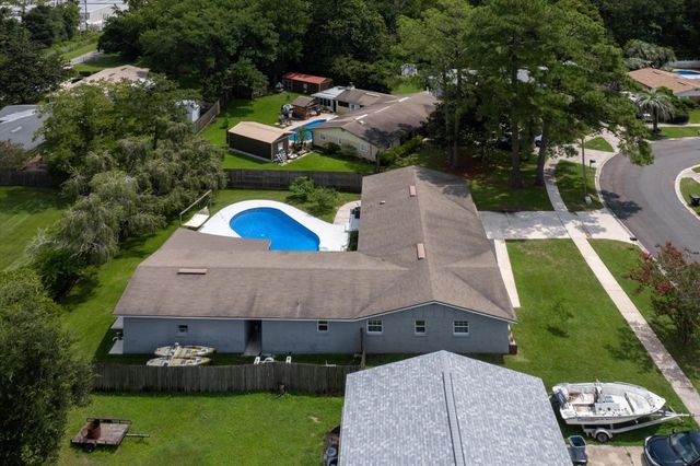 939 N Grove Park Dr, Orange Park, FL 32073