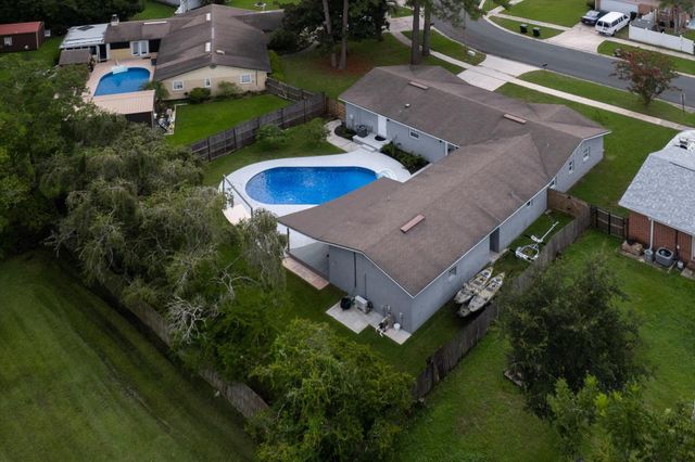 939 N Grove Park Dr, Orange Park, FL 32073