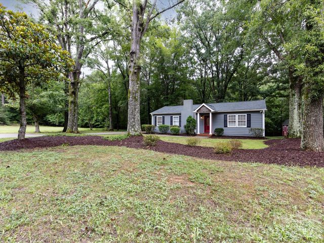 3109 Forest Lawn Drive, Matthews, NC 28104