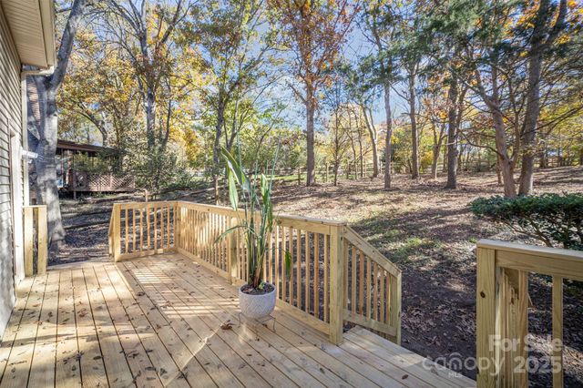 7921 Carmel Oaks Court, Charlotte, NC 28226