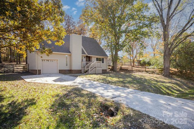 7921 Carmel Oaks Court, Charlotte, NC 28226