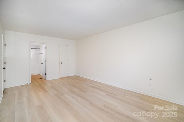 7921 Carmel Oaks Court, Charlotte, NC 28226