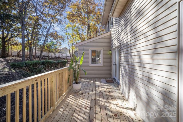 7921 Carmel Oaks Court, Charlotte, NC 28226