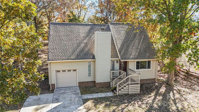 7921 Carmel Oaks Court, Charlotte, NC 28226