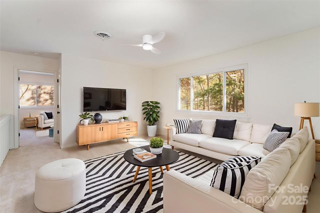 7921 Carmel Oaks Court, Charlotte, NC 28226