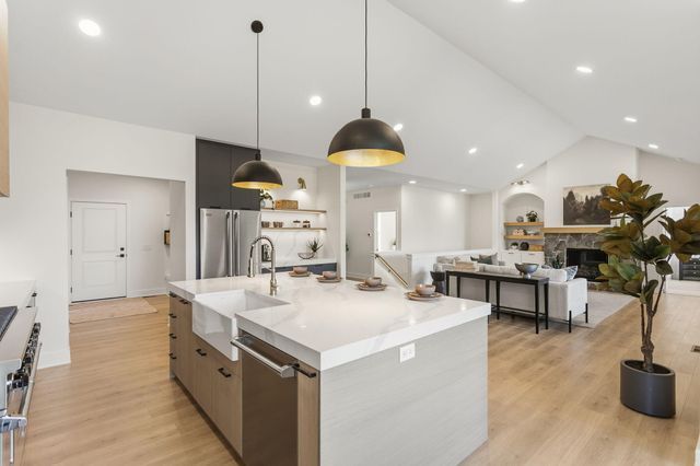 3126 Red Oak Drive, Saugatuck Twp, MI 49453