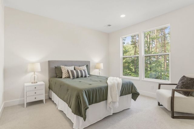 3126 Red Oak Drive, Saugatuck Twp, MI 49453