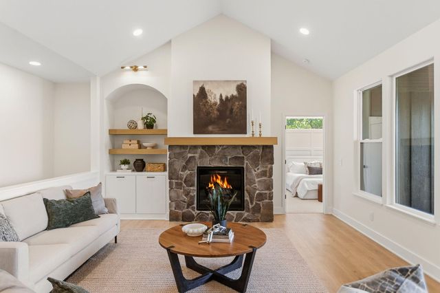 3126 Red Oak Drive, Saugatuck Twp, MI 49453