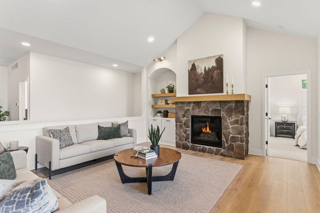 3126 Red Oak Drive, Saugatuck Twp, MI 49453