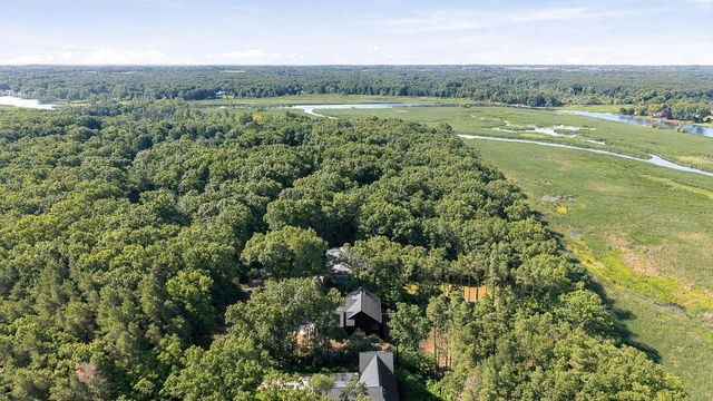 3126 Red Oak Drive, Saugatuck Twp, MI 49453