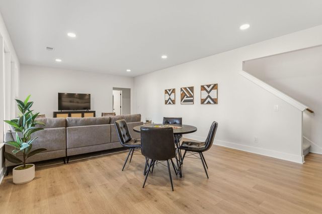 3126 Red Oak Drive, Saugatuck Twp, MI 49453