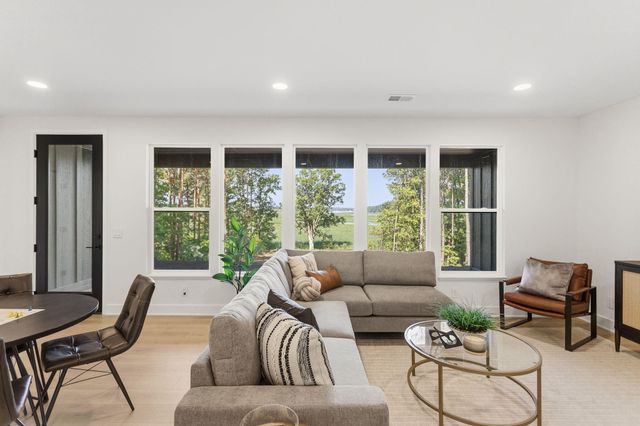 3126 Red Oak Drive, Saugatuck Twp, MI 49453