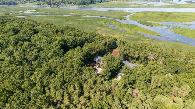 3126 Red Oak Drive, Saugatuck Twp, MI 49453