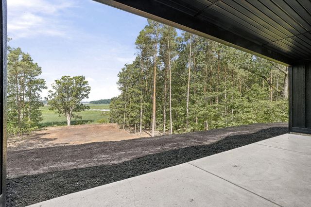 3126 Red Oak Drive, Saugatuck Twp, MI 49453