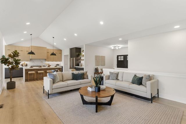 3126 Red Oak Drive, Saugatuck Twp, MI 49453