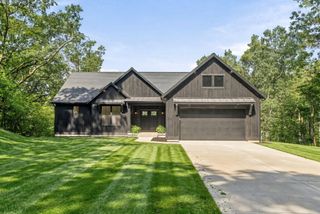 3126 Red Oak Drive, Saugatuck Twp, MI 49453