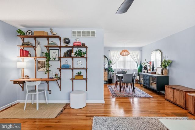 600 8TH ST, Riverton, NJ 08077