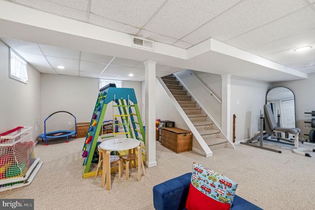 600 8TH ST, Riverton, NJ 08077
