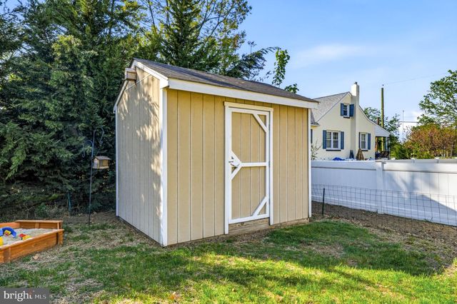 600 8TH ST, Riverton, NJ 08077
