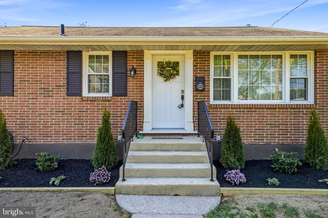 600 8TH ST, Riverton, NJ 08077