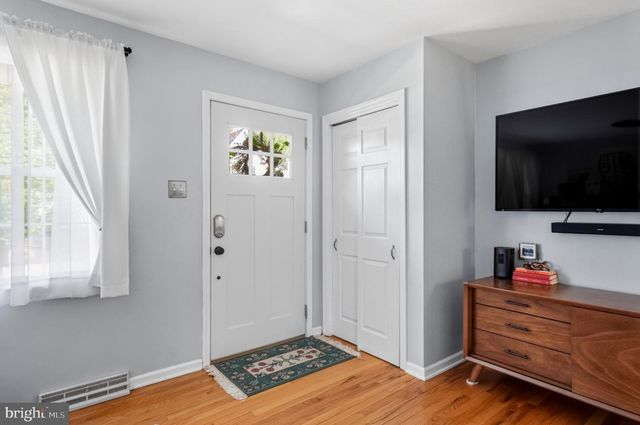 600 8TH ST, Riverton, NJ 08077