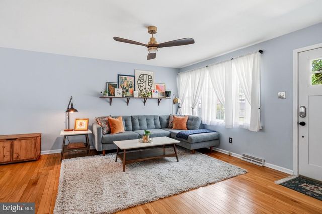 600 8TH ST, Riverton, NJ 08077