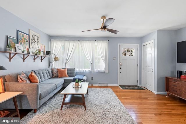600 8TH ST, Riverton, NJ 08077