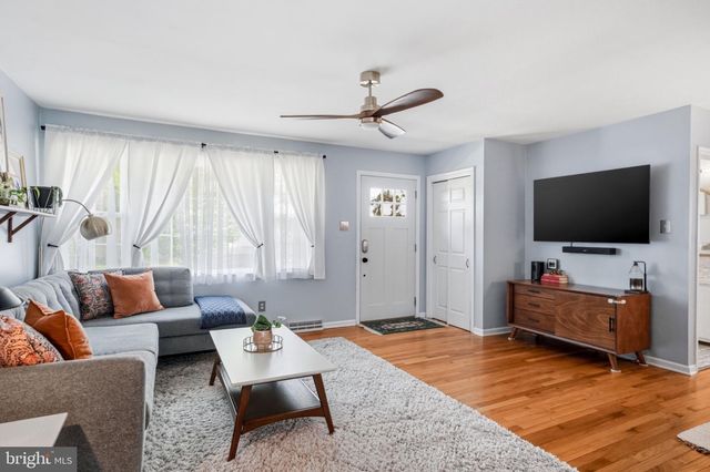600 8TH ST, Riverton, NJ 08077