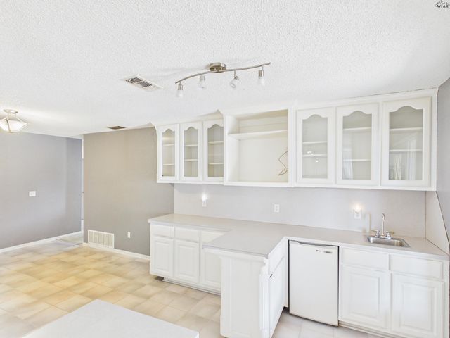 4929 BIG BEND DRIVE, Wichita Falls, TX 76310