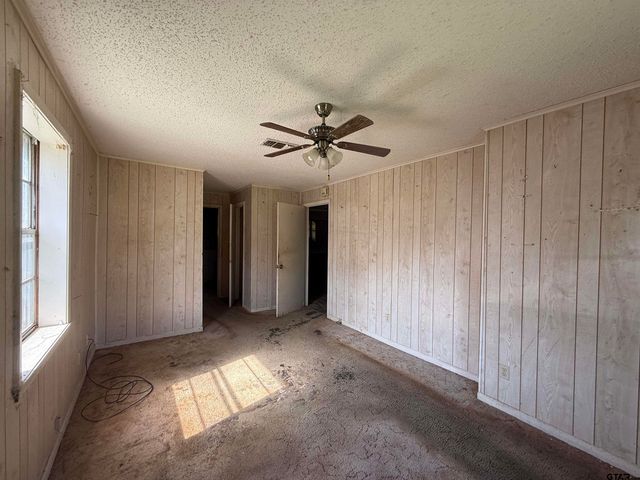 104 Lonnies Drive, Chandler, TX 75758