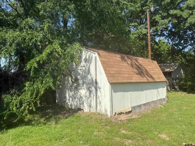 104 Lonnies Drive, Chandler, TX 75758