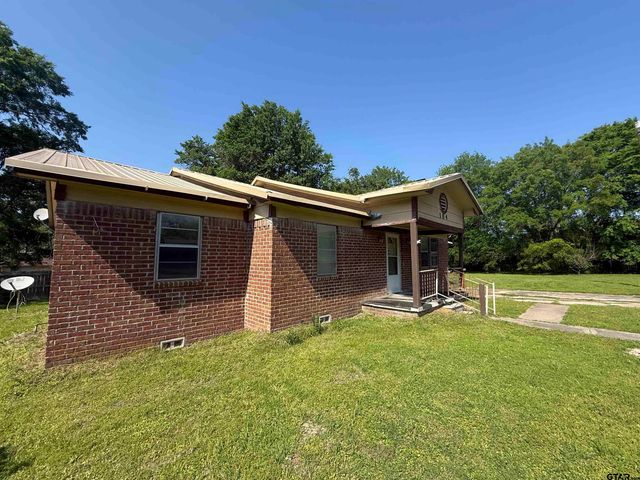 104 Lonnies Drive, Chandler, TX 75758