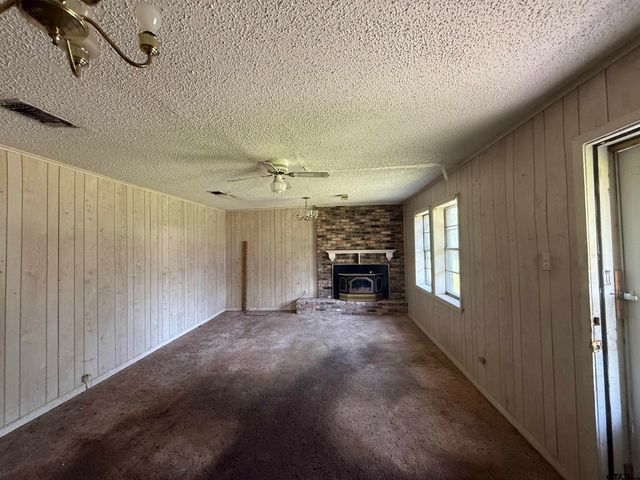 104 Lonnies Drive, Chandler, TX 75758