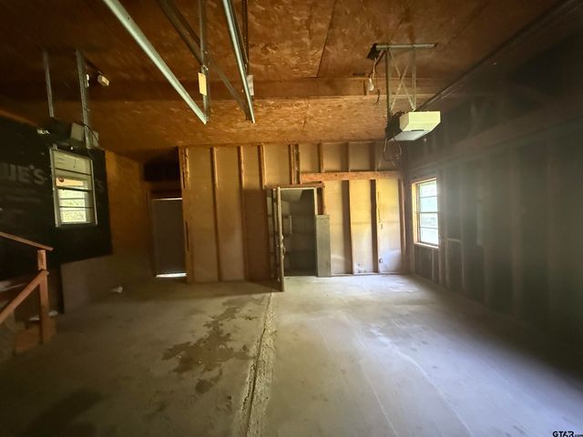 104 Lonnies Drive, Chandler, TX 75758