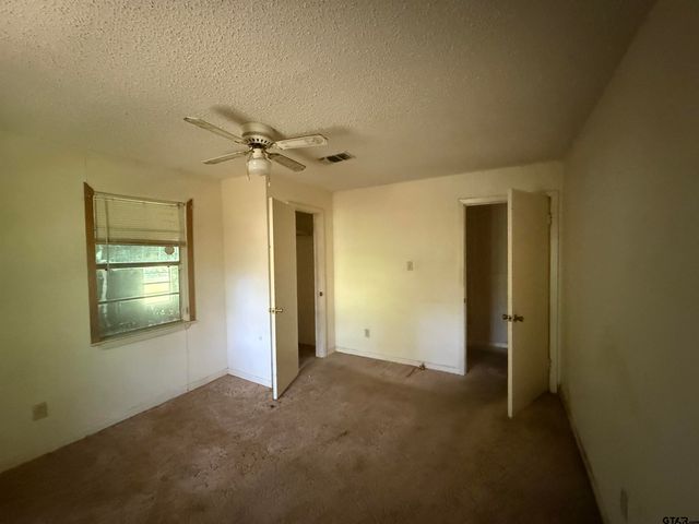 104 Lonnies Drive, Chandler, TX 75758