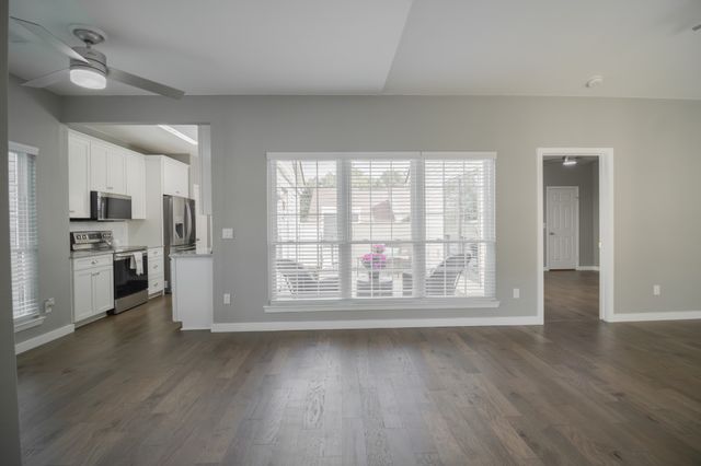 601 Laurel Hill Dr, Old Hickory, TN 37138