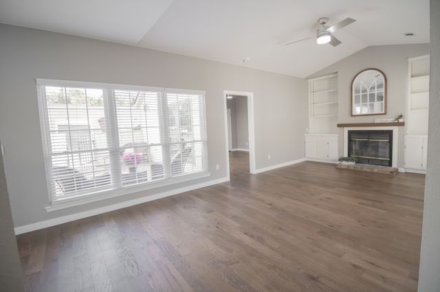 601 Laurel Hill Dr, Old Hickory, TN 37138